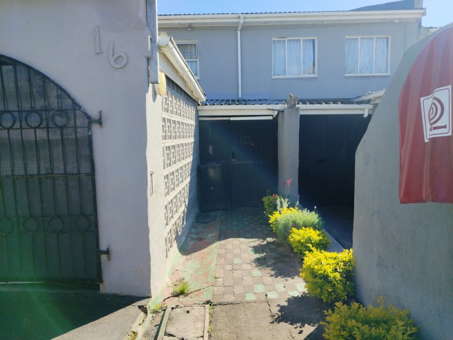 3 Bedroom Property for Sale in Cambridge West Eastern Cape